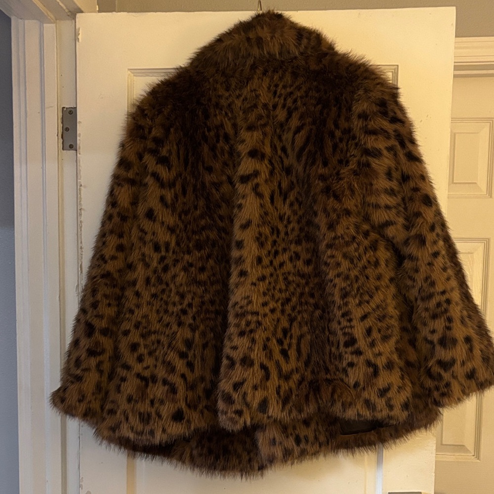 GAP Women's Brown Leopard Faux Fur Jacket - Picture 5 of 5